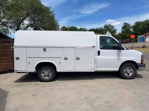 Used 2013 Chevrolet Express 3500 image 16