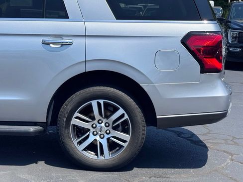 Used 2024 Ford Expedition Limited RWD image 38