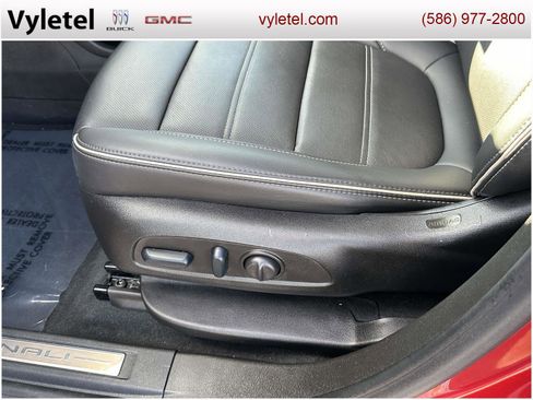 Certified 2023 GMC Acadia Denali w/ Denali Ultimate Package image 20