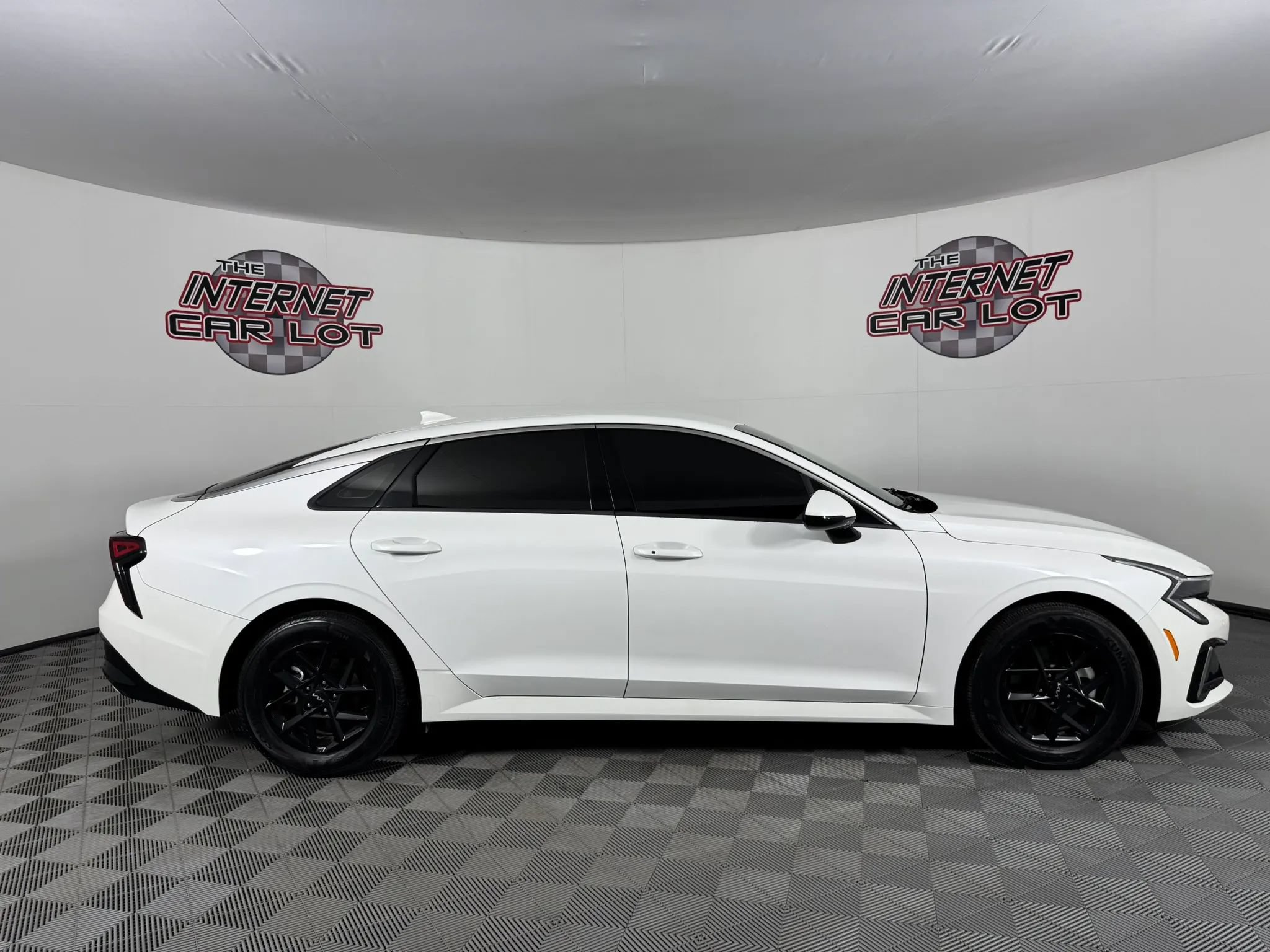 Used 2025 Kia K5 LXS FWD image 8
