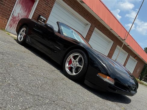 Used 2002 Chevrolet Corvette Convertible w/ Preferred Equipment Group1 image 28