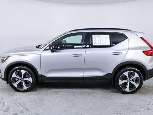 Certified 2025 Volvo XC40 B5 Plus image 2