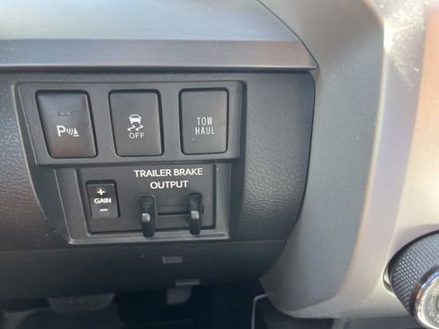 Used 2018 Toyota Tundra Platinum AWD/4WD image 73