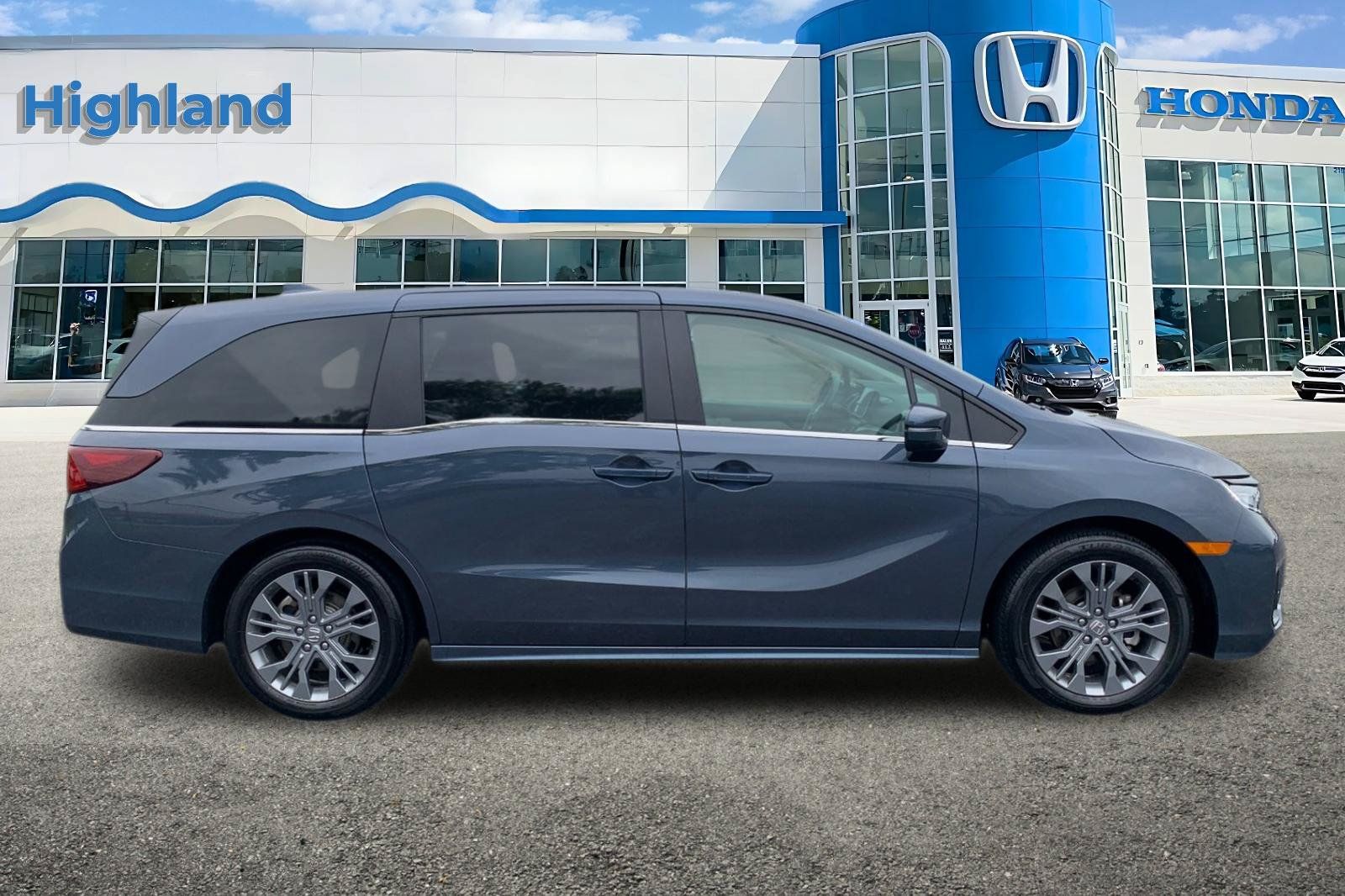 Used 2025 Honda Odyssey Touring image 6
