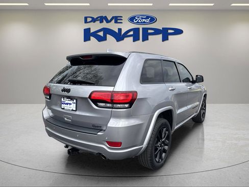 Used 2019 Jeep Grand Cherokee Altitude AWD/4WD image 5