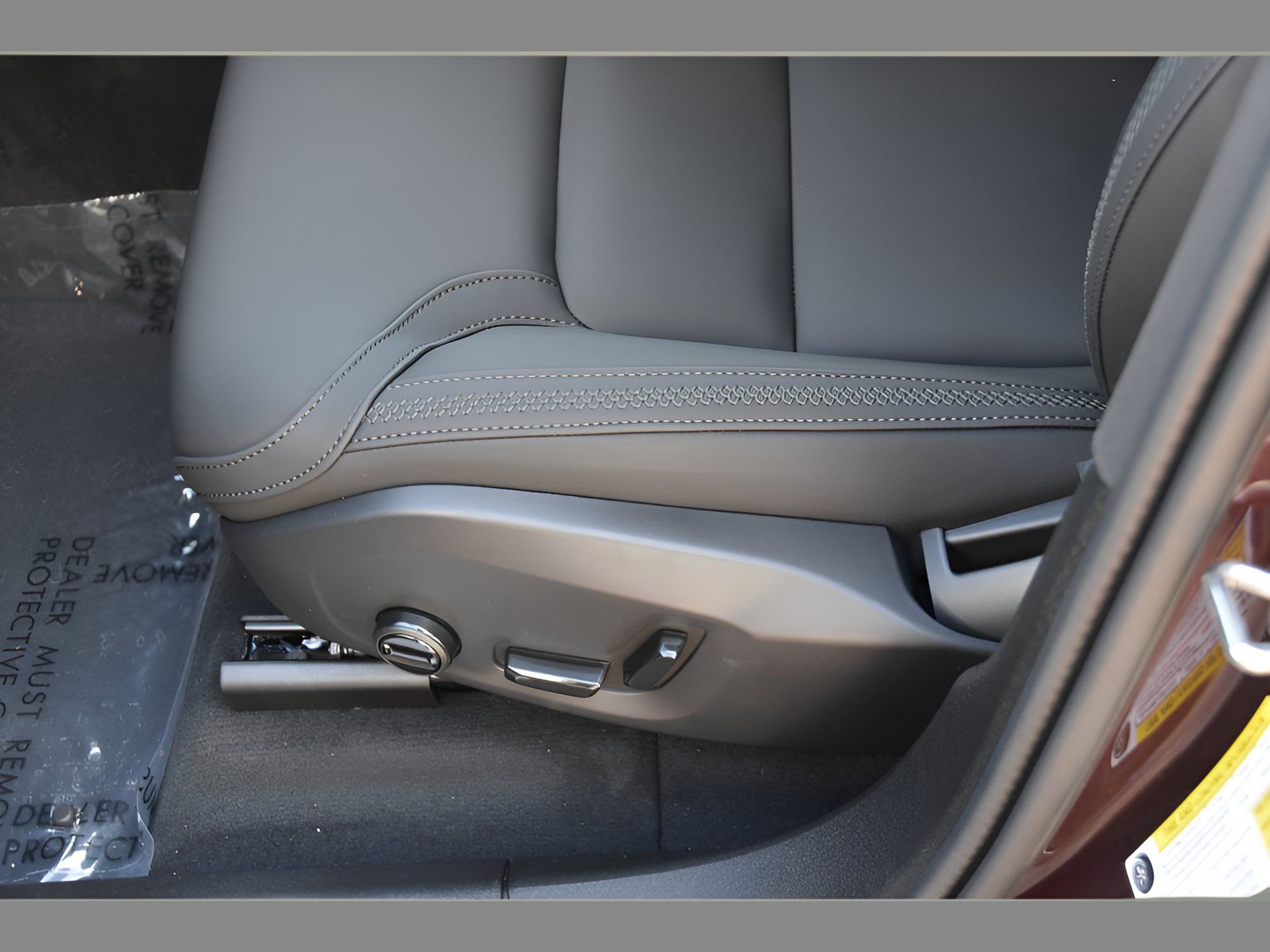 Certified 2026 Volvo XC60 B5 Plus w/ Protection Package Premier AWD/4WD image 34