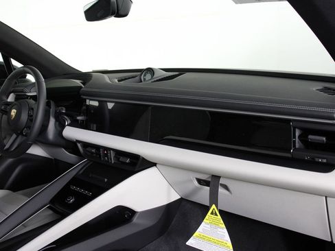 New 2026 Porsche Macan 4 Electric AWD/4WD image 15