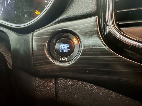 Used 2019 Jeep Grand Cherokee Altitude image 28