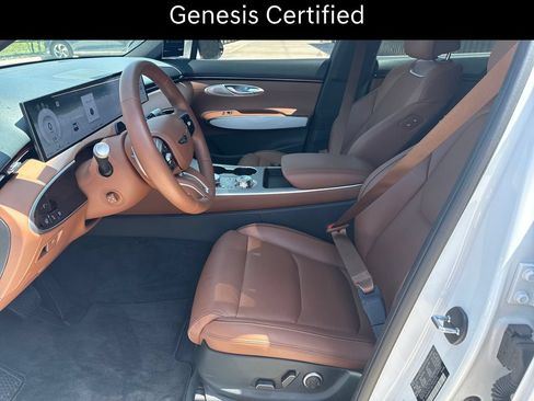 Certified 2026 Genesis GV70 2.5T Advanced AWD/4WD image 9
