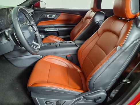 Used 2025 Ford Mustang GT Premium RWD image 18