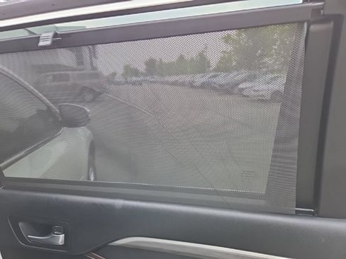 Used 2018 Toyota Highlander Limited w/ Protection Package #3 AWD/4WD image 33