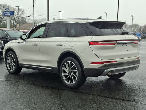 Used 2024 Lincoln Corsair AWD w/ Equipment Group 101A image 4