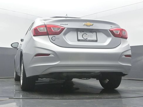 Used 2018 Chevrolet Cruze LT w/ Convenience Package FWD image 51