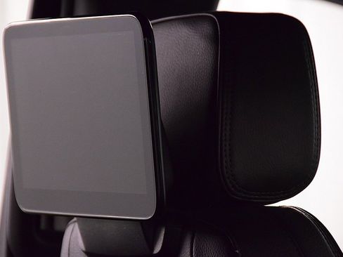 Used 2024 GMC Yukon XL Denali w/ Advanced Technology Package image 30