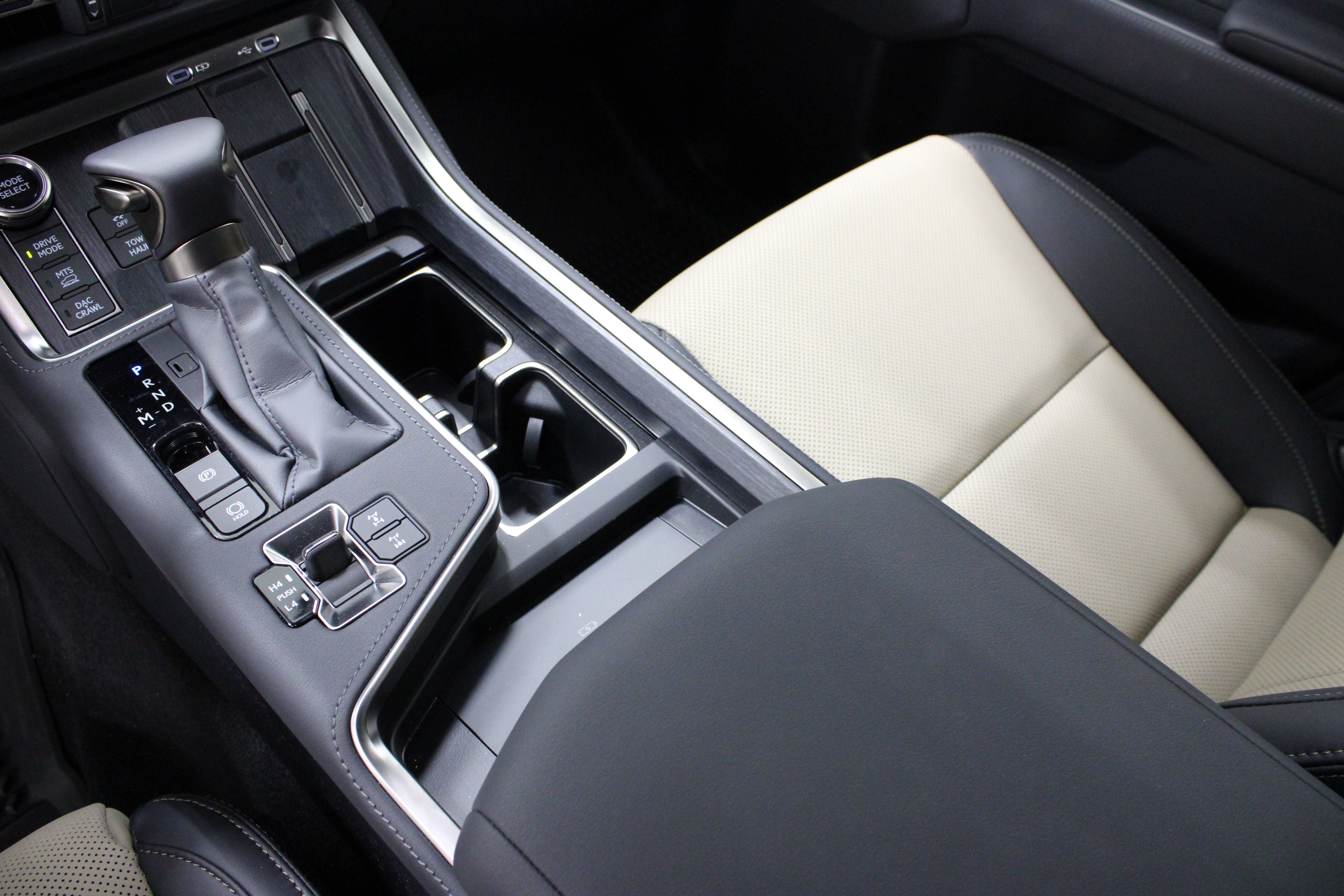 Used 2026 Lexus GX 550 AWD/4WD image 16