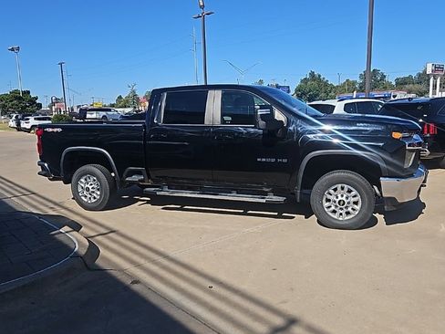Used 2023 Chevrolet Silverado 2500 LT image 4