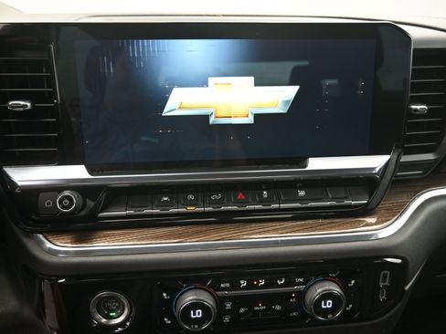 Used 2024 Chevrolet Silverado 1500 LT image 15