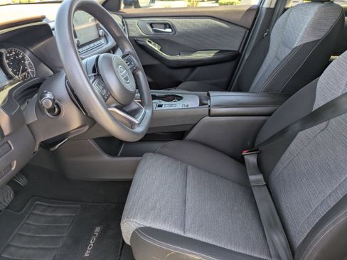 Used 2021 Nissan Rogue SV FWD image 25