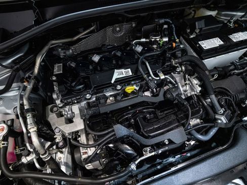 Certified 2025 Toyota Corolla Cross LE image 13