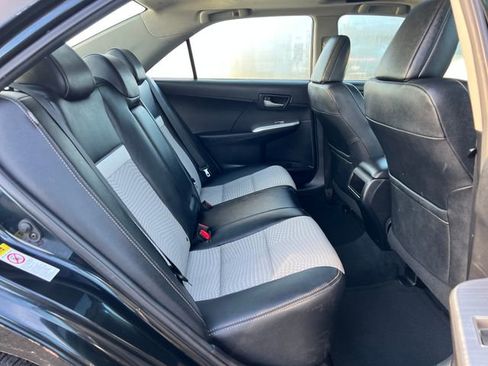 Used 2012 Toyota Camry L image 11