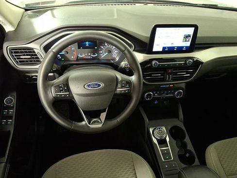 Used 2022 Ford Escape SE w/ Convenience Package AWD/4WD image 2
