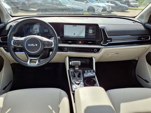Certified 2025 Kia Sportage EX FWD image 9