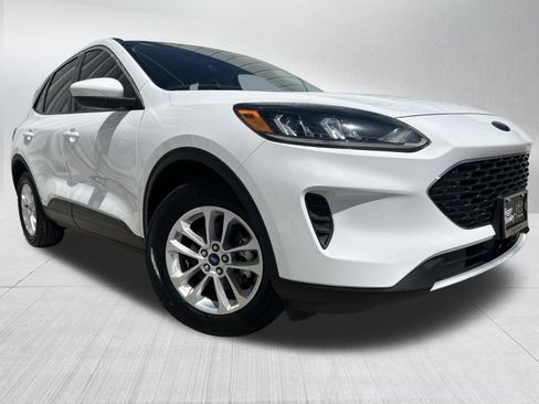 Used 2021 Ford Escape SE w/ Cold Weather Package AWD/4WD image 3