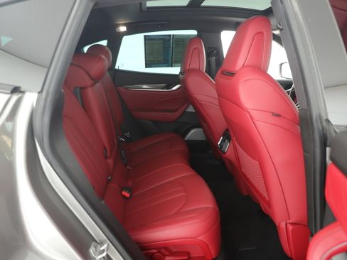 Used 2019 Maserati Levante S GranSport image 10