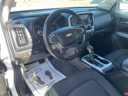 Used 2022 Chevrolet Colorado LT w/ Safety Package image 21
