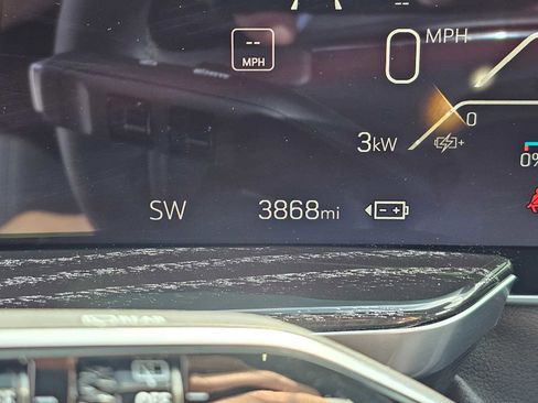 Used 2025 Cadillac Escalade IQ Luxury 1 AWD/4WD image 28