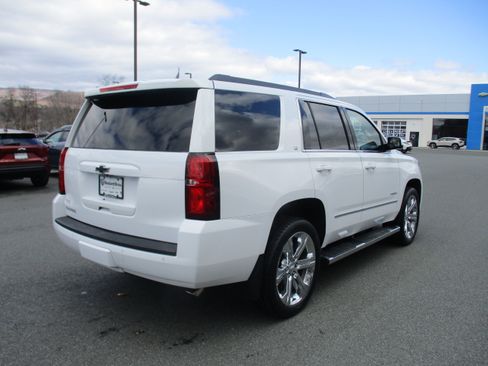 Used 2019 Chevrolet Tahoe LT w/ LT Signature Package image 5