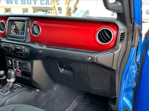 Used 2021 Jeep Gladiator Rubicon w/ Trailer Tow Package image 18