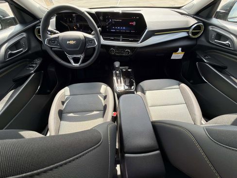 New 2026 Chevrolet Trax LT w/ Driver Confidence Package FWD image 2