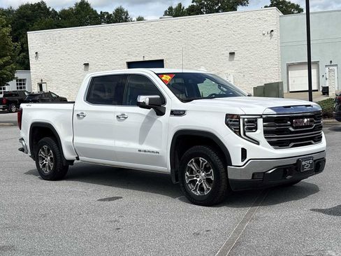 Used 2025 GMC Sierra 1500 SLT AWD/4WD image 4
