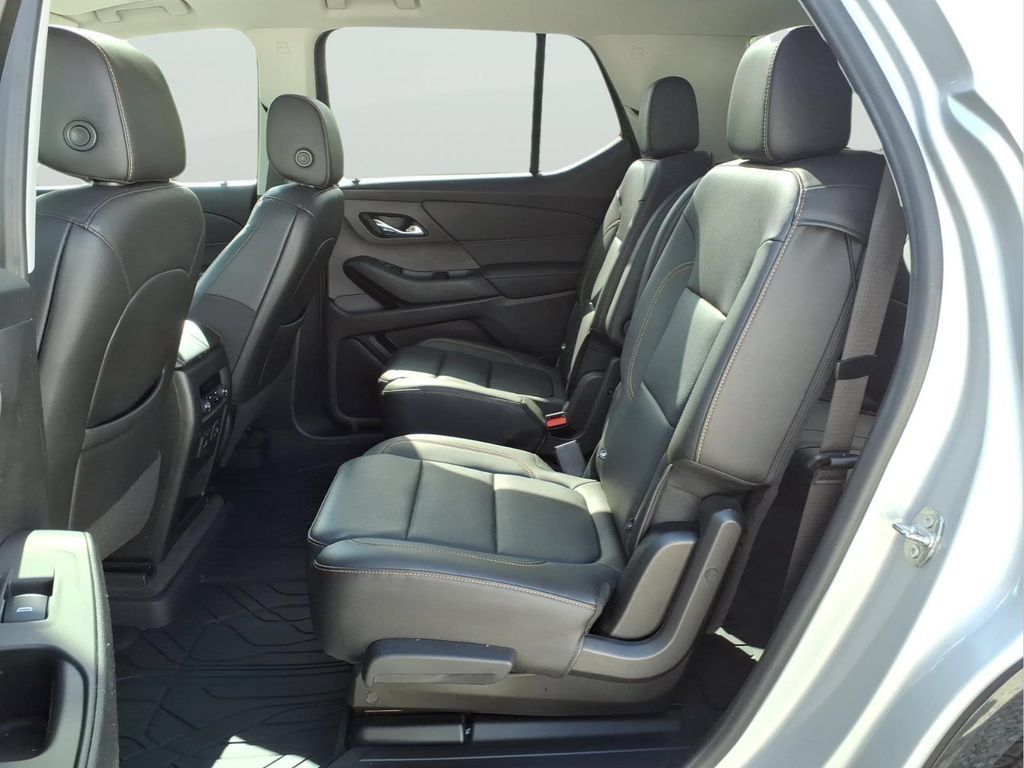 Used 2021 Chevrolet Traverse Premier w/ Redline Edition AWD/4WD image 31