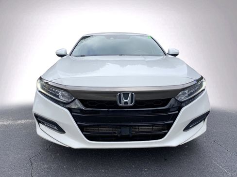 Used 2018 Honda Accord Sport image 2