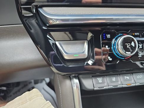 New 2025 GMC Sierra 3500 Denali w/ Denali Reserve Package image 23