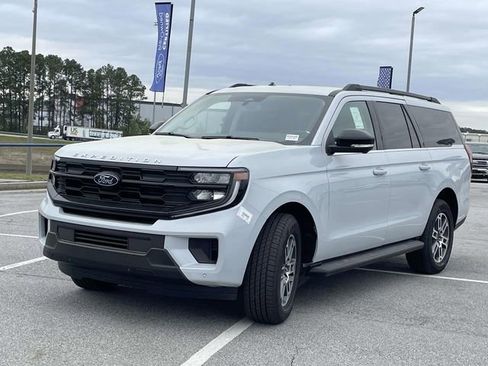 New 2026 Ford Expedition Max Active RWD image 5