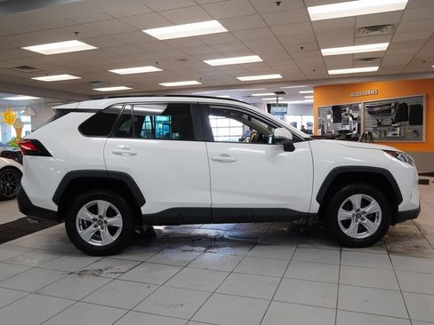 Used 2020 Toyota RAV4 XLE image 14