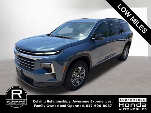 Used 2024 Chevrolet Traverse LT w/ LPO, Floor Liner Package FWD image 1