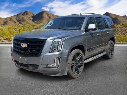 Used 2020 Cadillac Escalade Luxury w/ Escalade Sport Edition AWD/4WD image 2