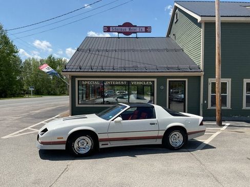 Used 1987 Chevrolet Camaro Z28 RWD image 1