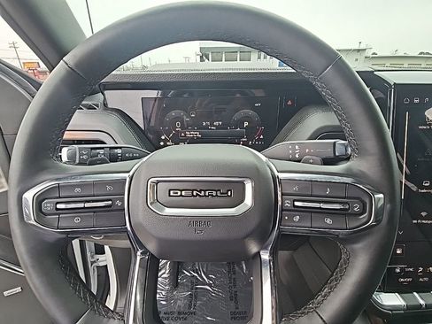 Certified 2025 GMC Yukon XL Denali AWD/4WD image 23