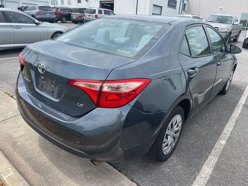 Used 2017 Toyota Corolla LE w/ Carpet Mat Package (TMS) FWD image 5