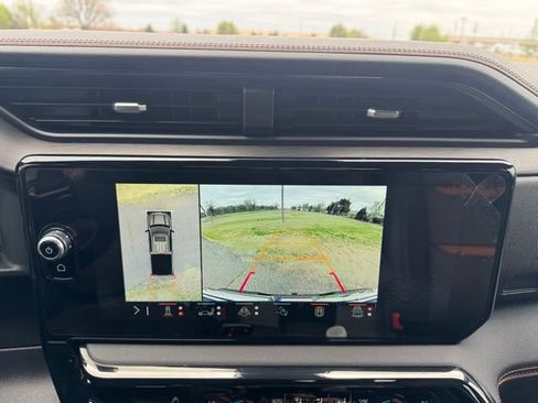 Used 2024 GMC Sierra 1500 AT4 w/ AT4 Premium Package AWD/4WD image 17