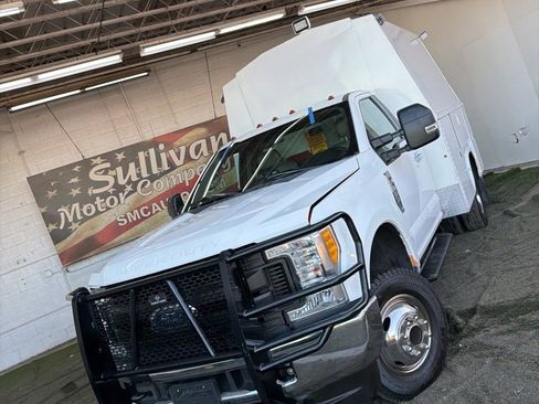 Used 2017 Ford F350 XL w/ Power Equipment Group image 2