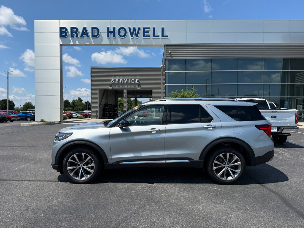 Used 2025 Ford Explorer Platinum w/ Ultimate Package AWD/4WD image 29