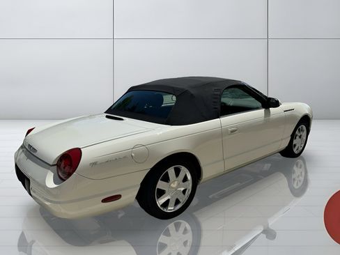 Used 2002 Ford Thunderbird RWD image 12