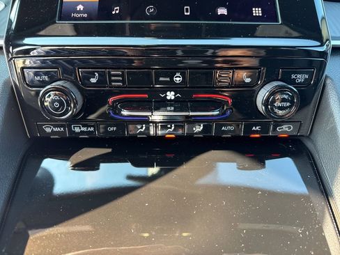 New 2025 Jeep Grand Cherokee L Altitude image 42