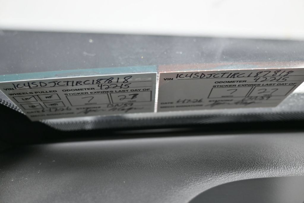 Used 2024 Dodge Durango R/T AWD/4WD image 3